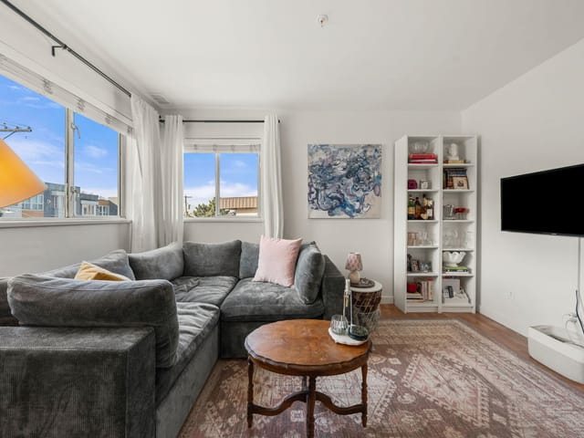 Apartment for sale in Vancouver, Vancouver East, 305 33 N Templeton Drive, 263117625 | Realtylink.org