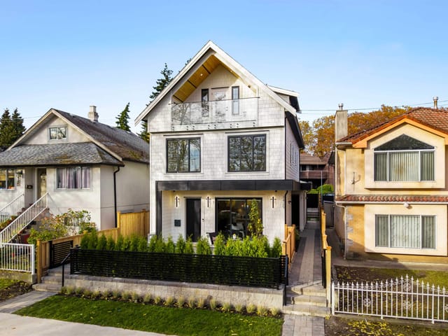 1/2 Duplex for sale in Vancouver, Vancouver East, 2 3429 Napier Street, 263117629 | Realtylink.org