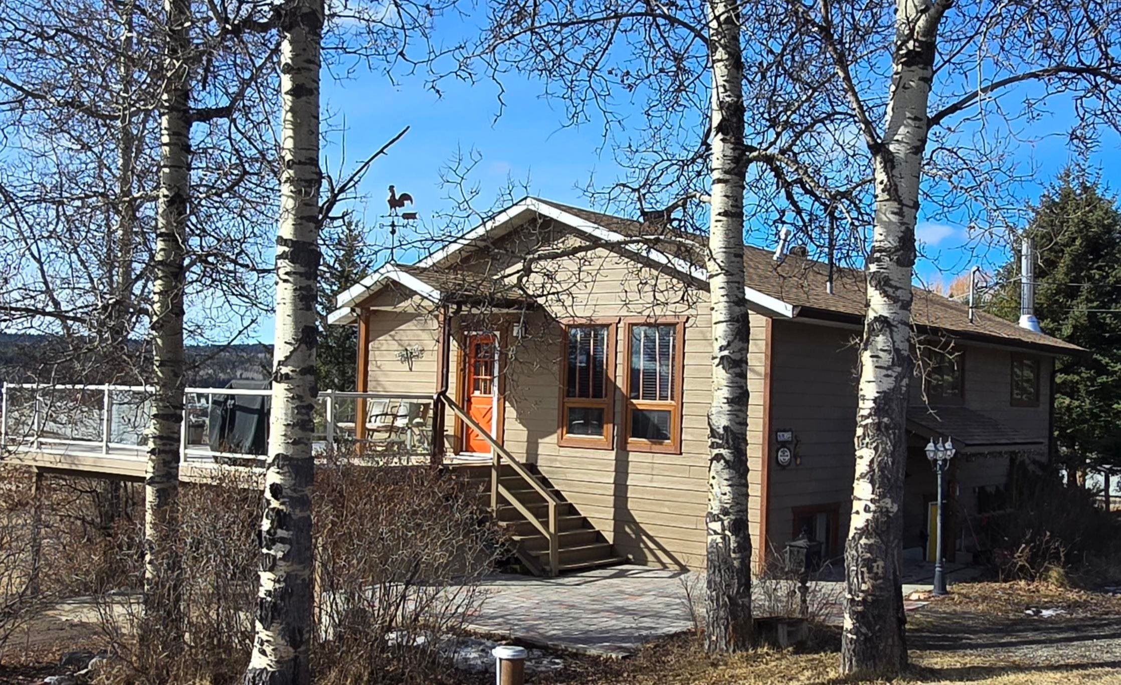 House for sale in Horse Lake, 100 Mile House, 6072 Lakeshore Drive, 263117644 | Realtylink.org