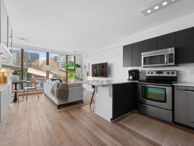 Apartment for sale in Vancouver, Vancouver West, 404 1633 W 8th Avenue, 263117782 | Realtylink.org