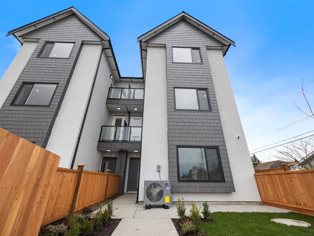 1/2 Duplex for sale in Burnaby, Burnaby South, 1 6639 Acacia Avenue, 263117829 | Realtylink.org