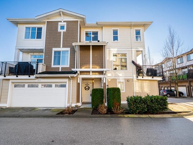 Townhouse for sale in Surrey, Cloverdale, 102 19433 68 Avenue, 263117850 | Realtylink.org