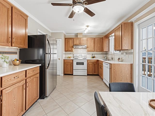 House for rent in Surrey, Cloverdale, Upper level 6171 192 Street, 263117851 | Realtylink.org