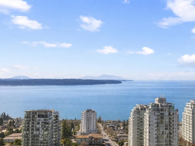 Apartment for sale in Surrey, South Surrey White Rock, 2104 1588 Johnston Road, 263117887 | Realtylink.org