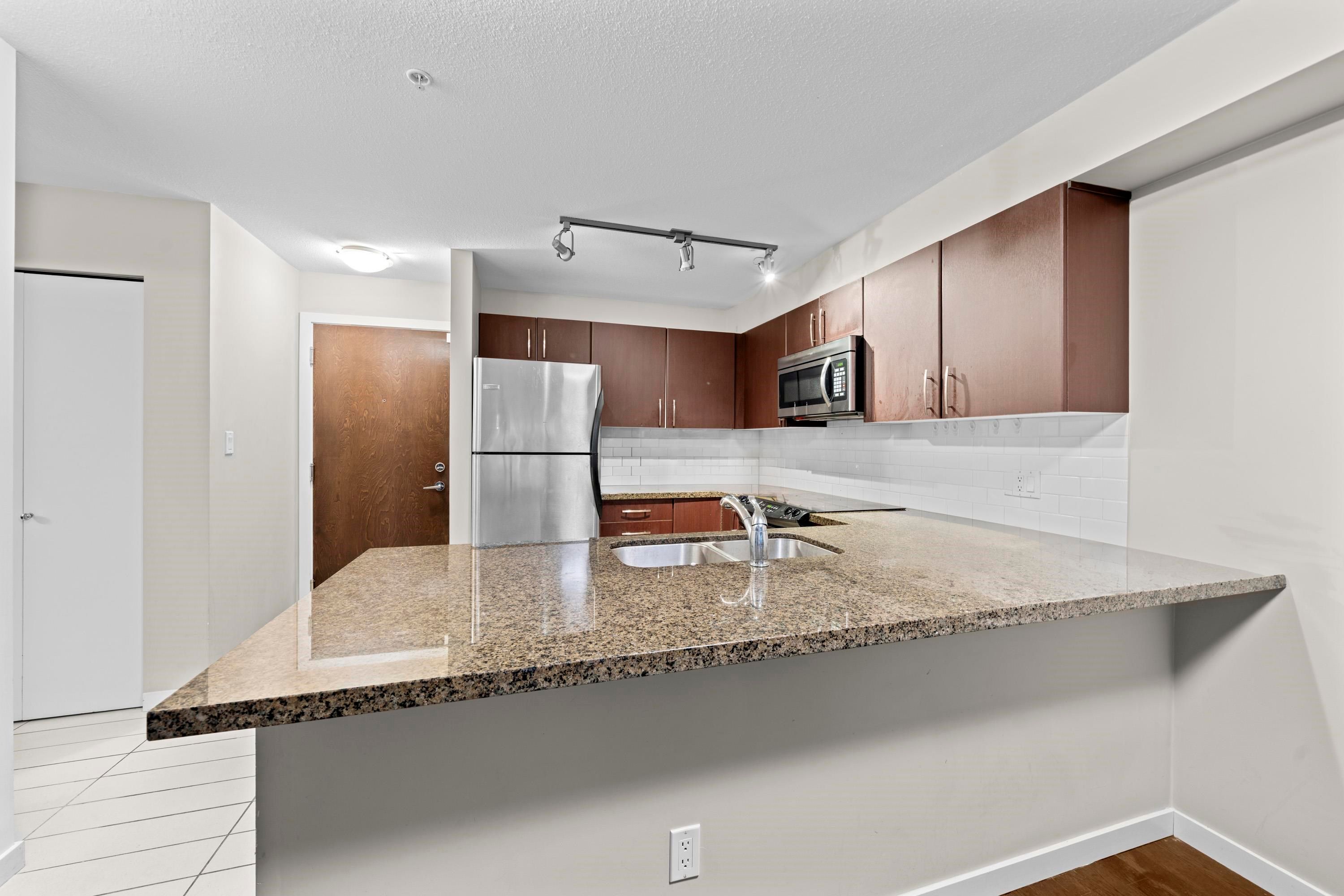 Apartment for sale in Burnaby, Burnaby South, 209 7337 Macpherson Avenue, 263117939 | Realtylink.org