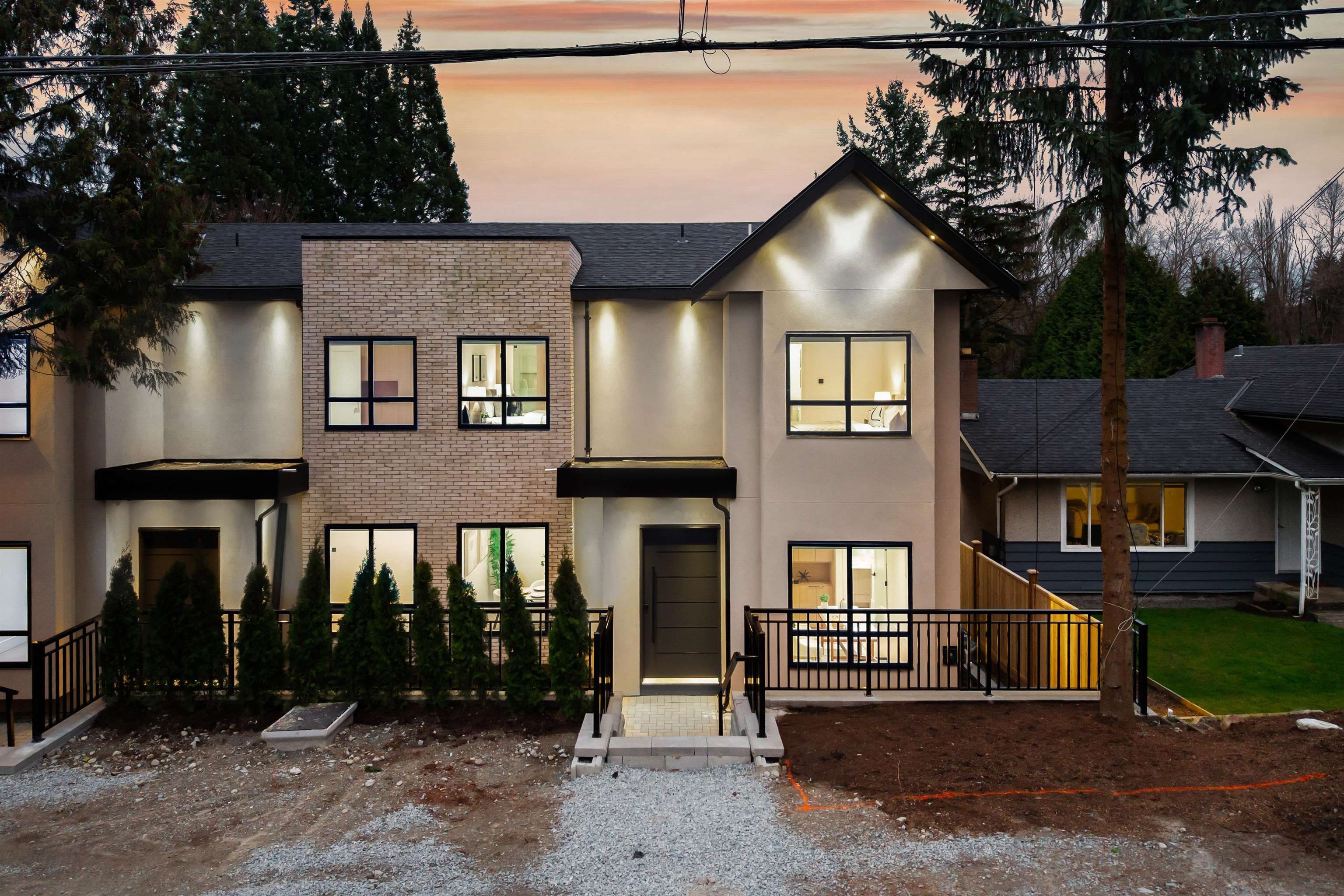 1/2 Duplex for sale in Burnaby, Burnaby South, 2 6070 Elgin Avenue, 263118003 | Realtylink.org