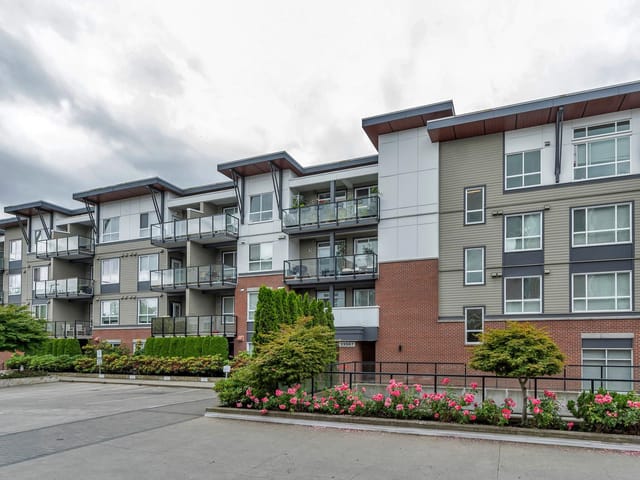Apartment for sale in Surrey, Cloverdale, 404 19567 64 Avenue, 263118123 | Realtylink.org