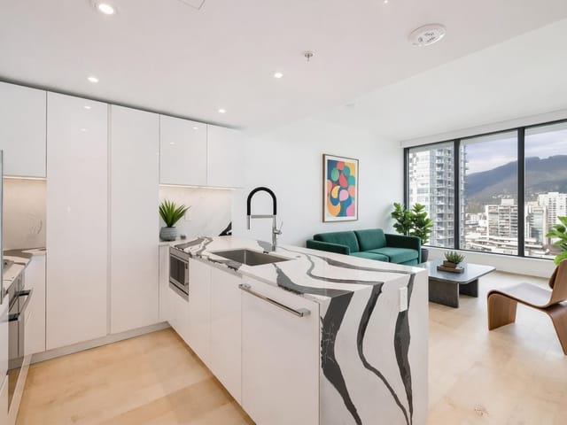 Apartment for sale in North Vancouver, North Vancouver, 1307 135 E 13th Street, 263118132 | Realtylink.org