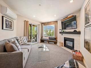 Apartment for sale in Whistler, Whistler, 326 4360 Lorimer Road, 263118146 | Realtylink.org