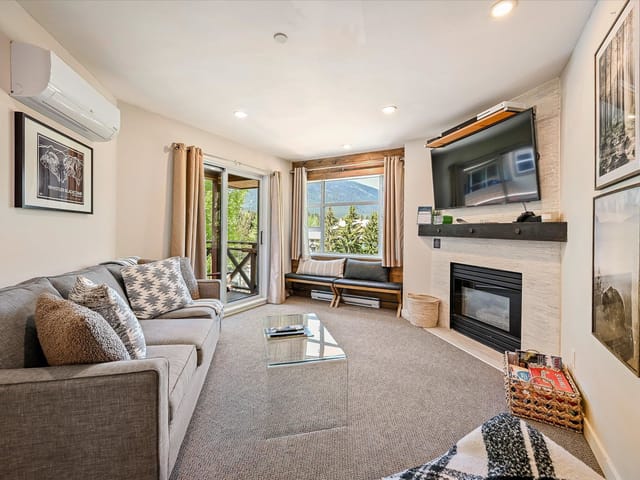 Apartment for sale in Whistler, Whistler, 326 4360 Lorimer Road, 263118146 | Realtylink.org