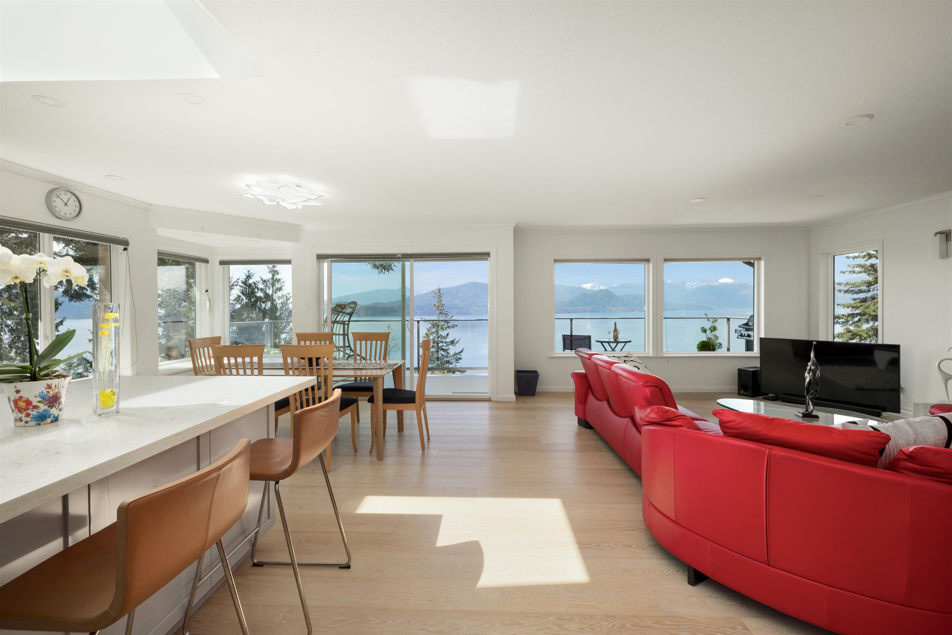 House for sale in Lions Bay, West Vancouver, 250 Kelvin Grove Way, 263118147 | Realtylink.org