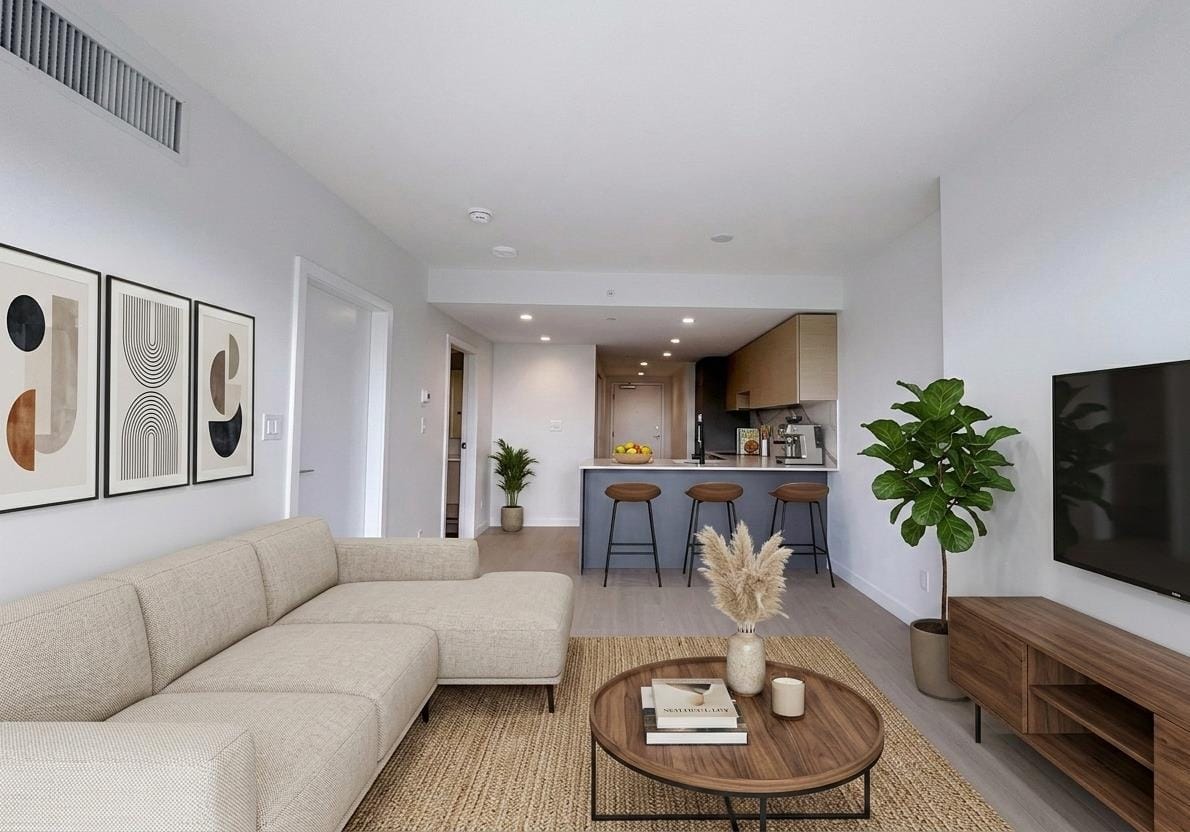 Apartment for sale in Surrey, North Surrey, 502 13745 George Junction, 263118347 | Realtylink.org