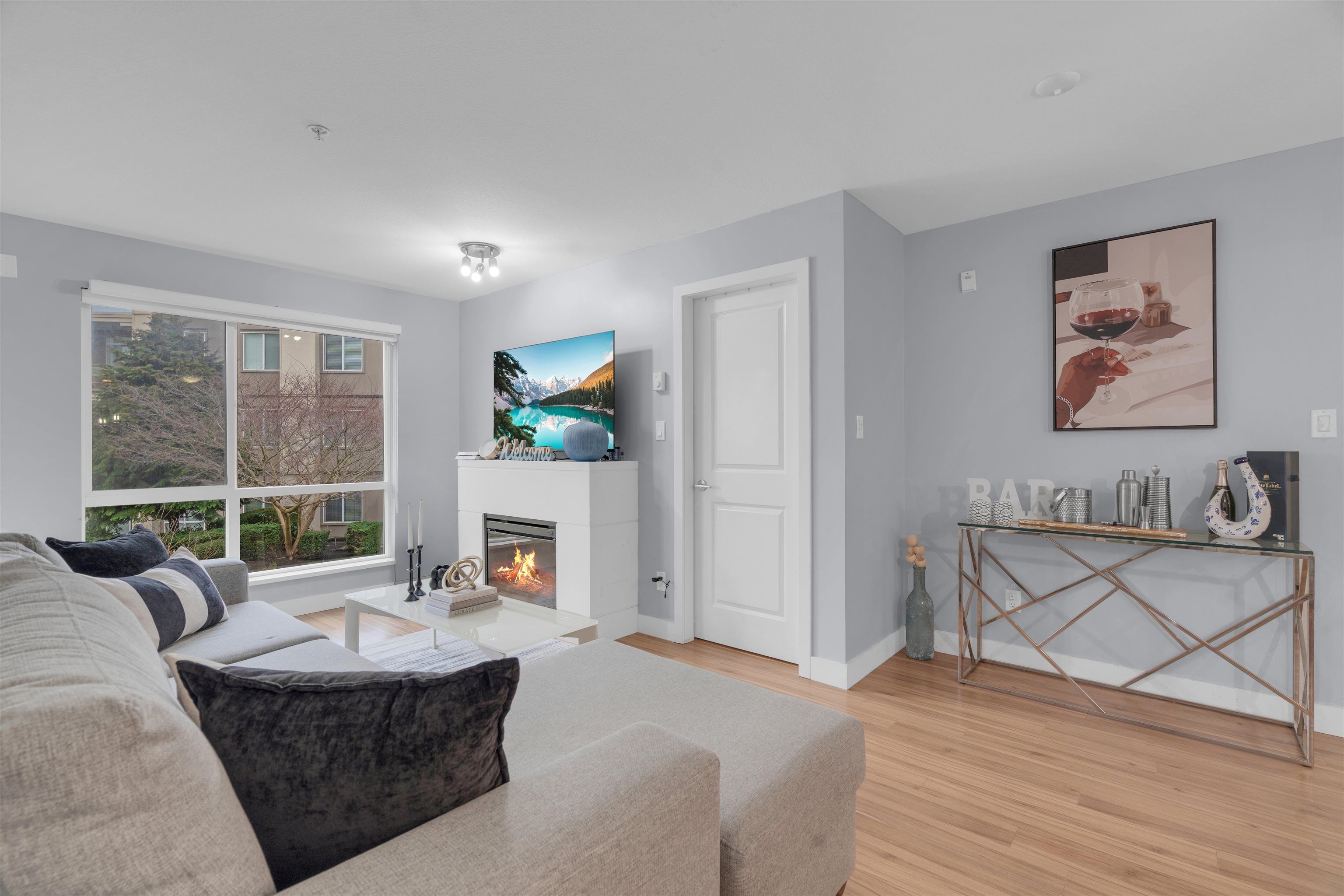 Apartment for sale in Surrey, South Surrey White Rock, 352 15850 26 Avenue, 263118494 | Realtylink.org