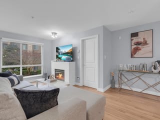 Apartment for sale in Surrey, South Surrey White Rock, 352 15850 26 Avenue, 263118494 | Realtylink.org