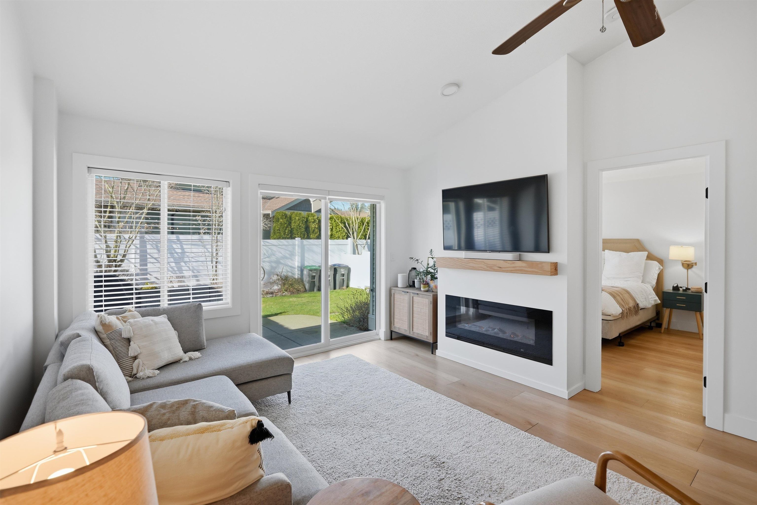 Townhouse for sale in Surrey, South Surrey White Rock, 34 17516 4 Avenue, 263118528 | Realtylink.org