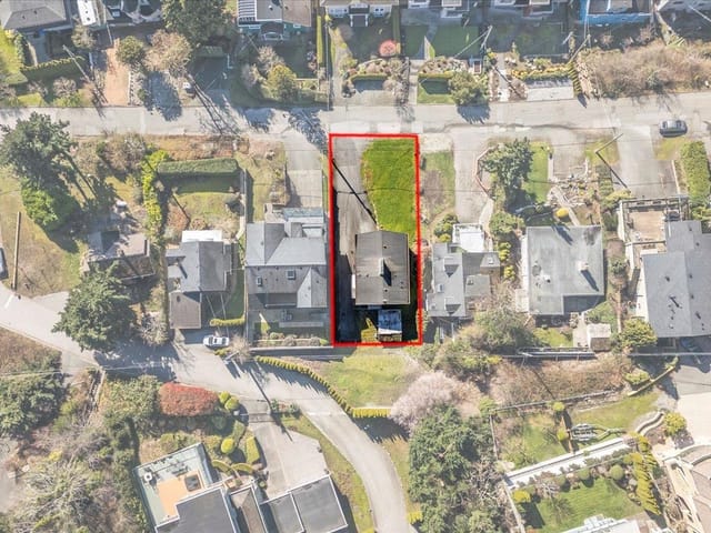 House for sale in White Rock, South Surrey White Rock, 14667 W Beach Avenue, 263118544 | Realtylink.org