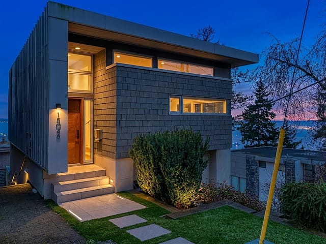 House for sale in White Rock, South Surrey White Rock, 15046 Buena Vista Avenue, 263118606 | Realtylink.org