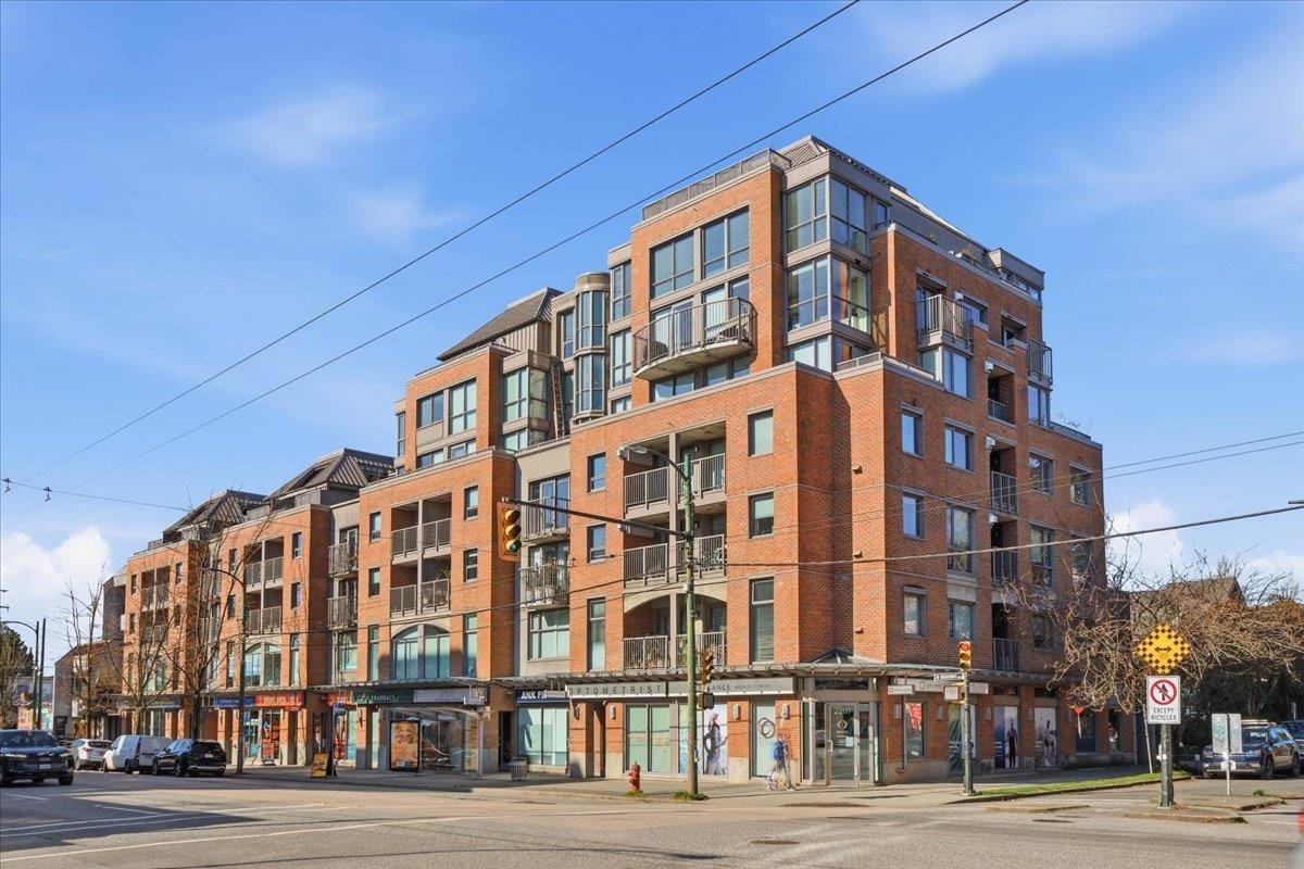 Apartment for sale in Vancouver, Vancouver West, 202 2483 Yew Street, 263118664 | Realtylink.org