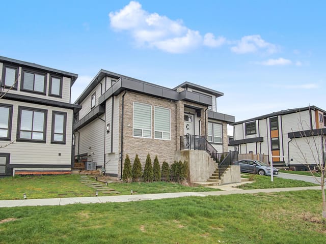 House for sale in Surrey, South Surrey White Rock, 16685 15a Avenue, 263118689 | Realtylink.org