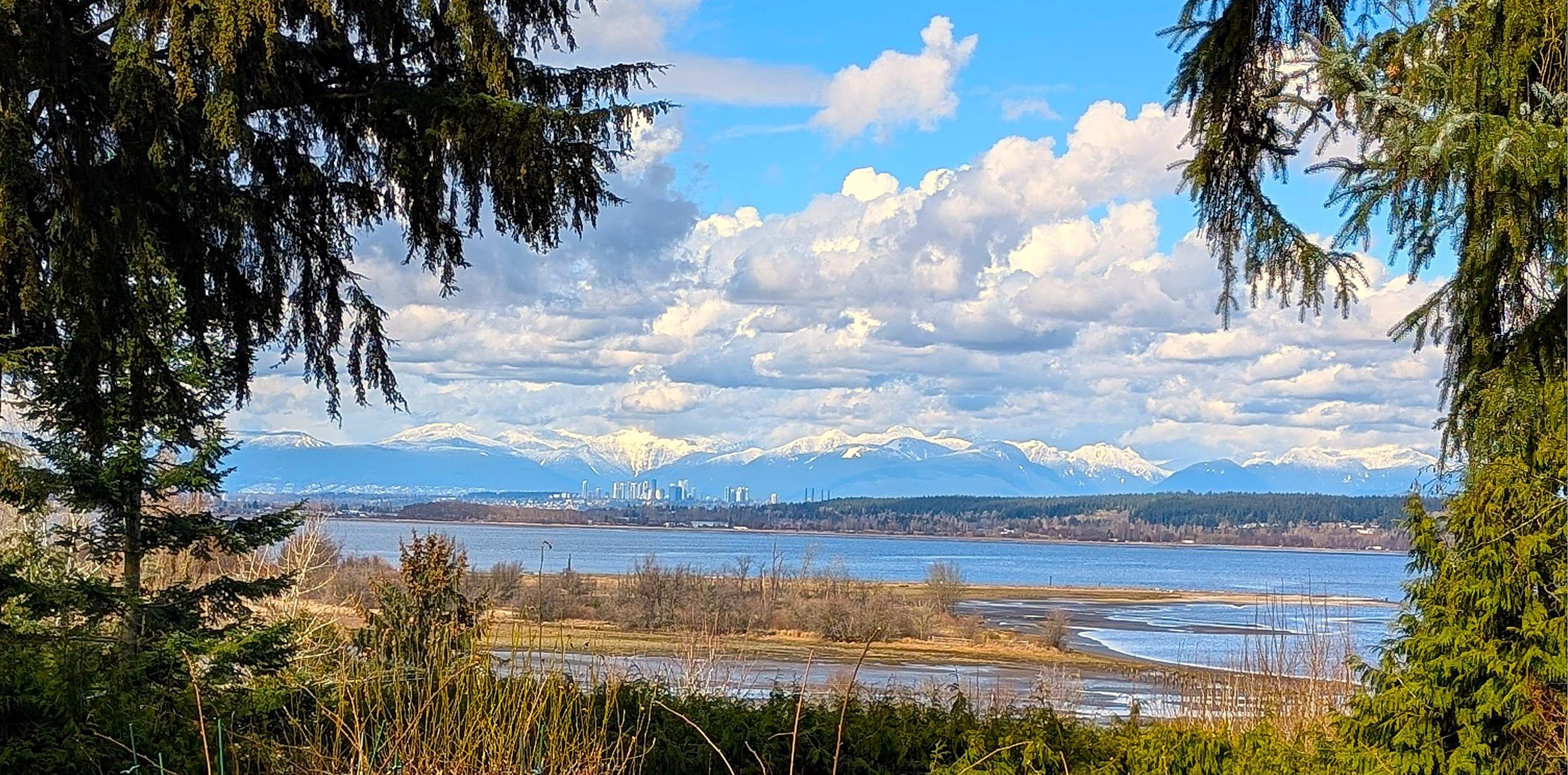 House for sale in Surrey, South Surrey White Rock, 12581 Crescent Road, 263118878 | Realtylink.org