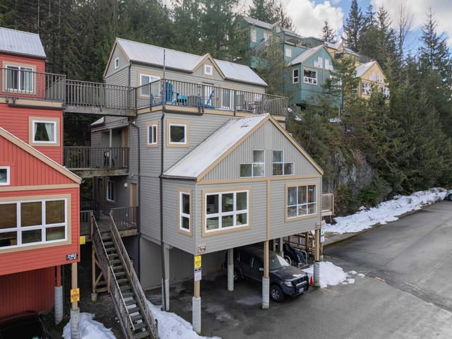 Townhouse for sale in Whistler, Whistler, 1 2166 Sarajevo Drive, 263118909 | Realtylink.org