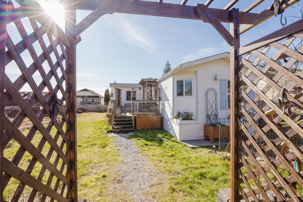 Manufactured Home for sale in Gibsons, Sunshine Coast, 753 Steinbrunner Road, 263118918 | Realtylink.org