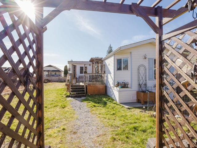 Manufactured Home for sale in Gibsons, Sunshine Coast, 753 Steinbrunner Road, 263118918 | Realtylink.org