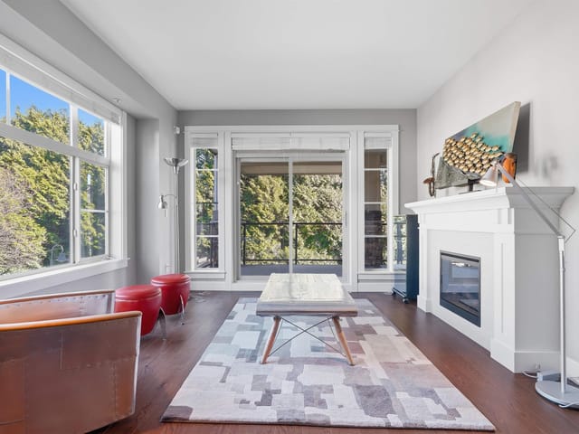 Apartment for sale in Surrey, South Surrey White Rock, 214 15195 36 Avenue, 263119002 | Realtylink.org