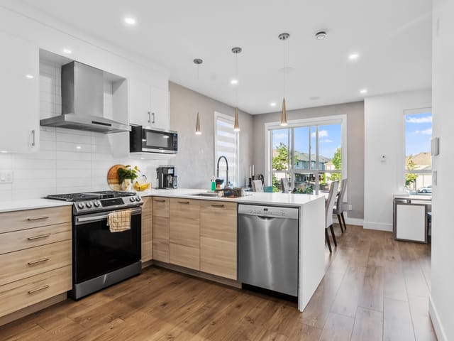 Townhouse for sale in Surrey, Cloverdale, 10 7177 194a Street, 263119118 | Realtylink.org