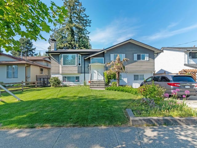 House for sale in Surrey, Surrey, 14917 92 Avenue, 263119136 | Realtylink.org