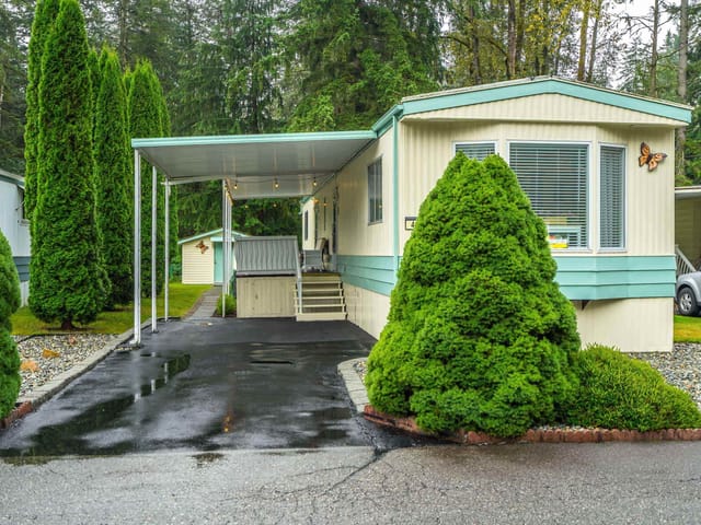 Manufactured Home for sale in Langley, Langley, #46 2305 200th Street, 263119504 | Realtylink.org