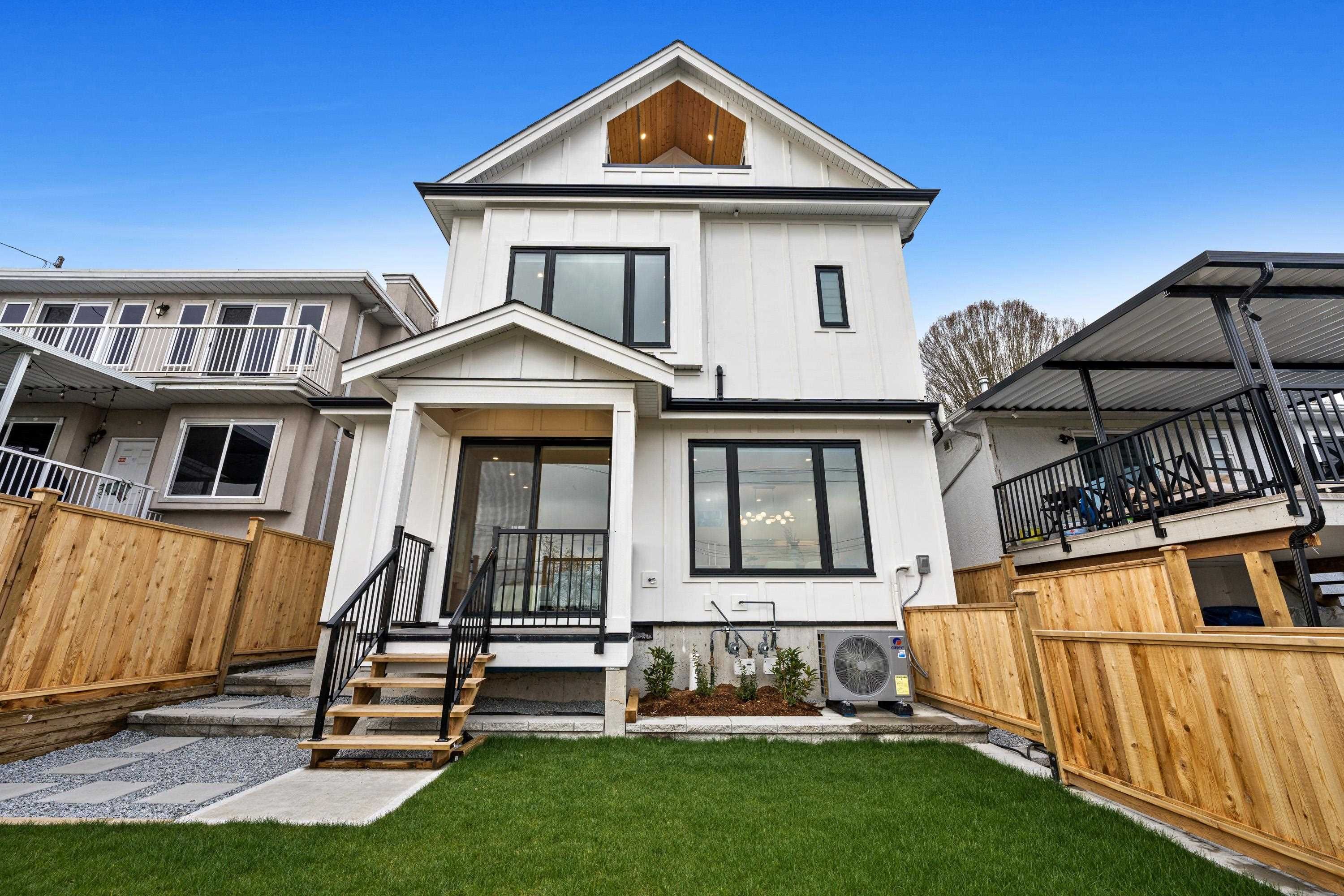 1/2 Duplex for sale in Vancouver, Vancouver East, 3156-2 E 8th Avenue, 263119613 | Realtylink.org