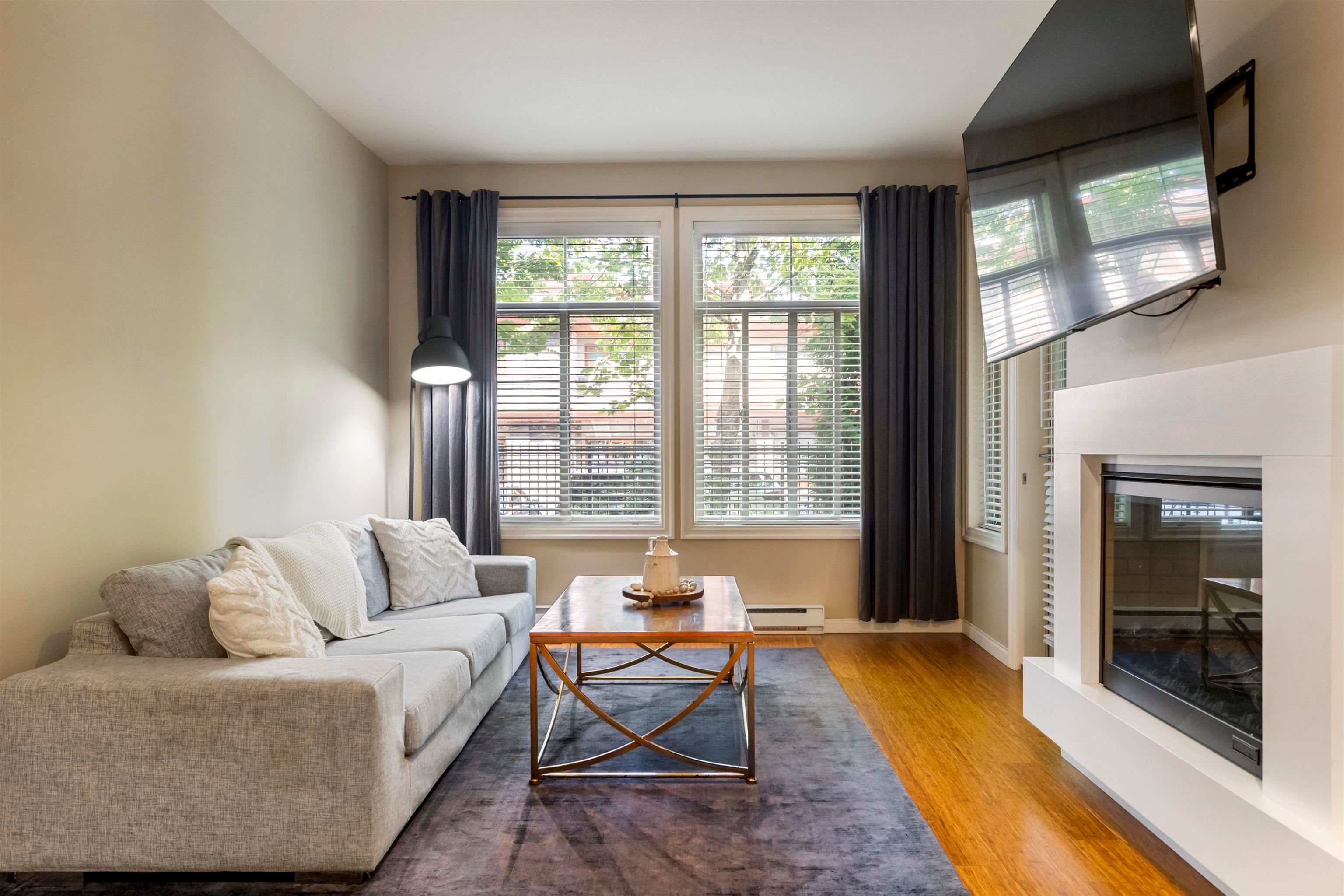 Apartment for sale in Surrey, South Surrey White Rock, 111 3355 Rosemary Heights Drive, 263119679 | Realtylink.org