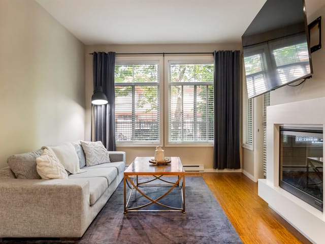 Apartment for sale in Surrey, South Surrey White Rock, 111 3355 Rosemary Heights Drive, 263119679 | Realtylink.org