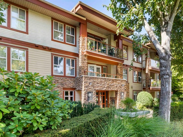 Apartment for sale in Surrey, South Surrey White Rock, 111 3355 Rosemary Heights Drive, 263119679 | Realtylink.org