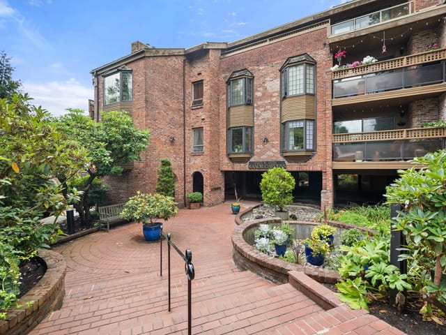 Apartment for sale in Vancouver, Vancouver West, 101 2320 W 40th Avenue, 263119680 | Realtylink.org