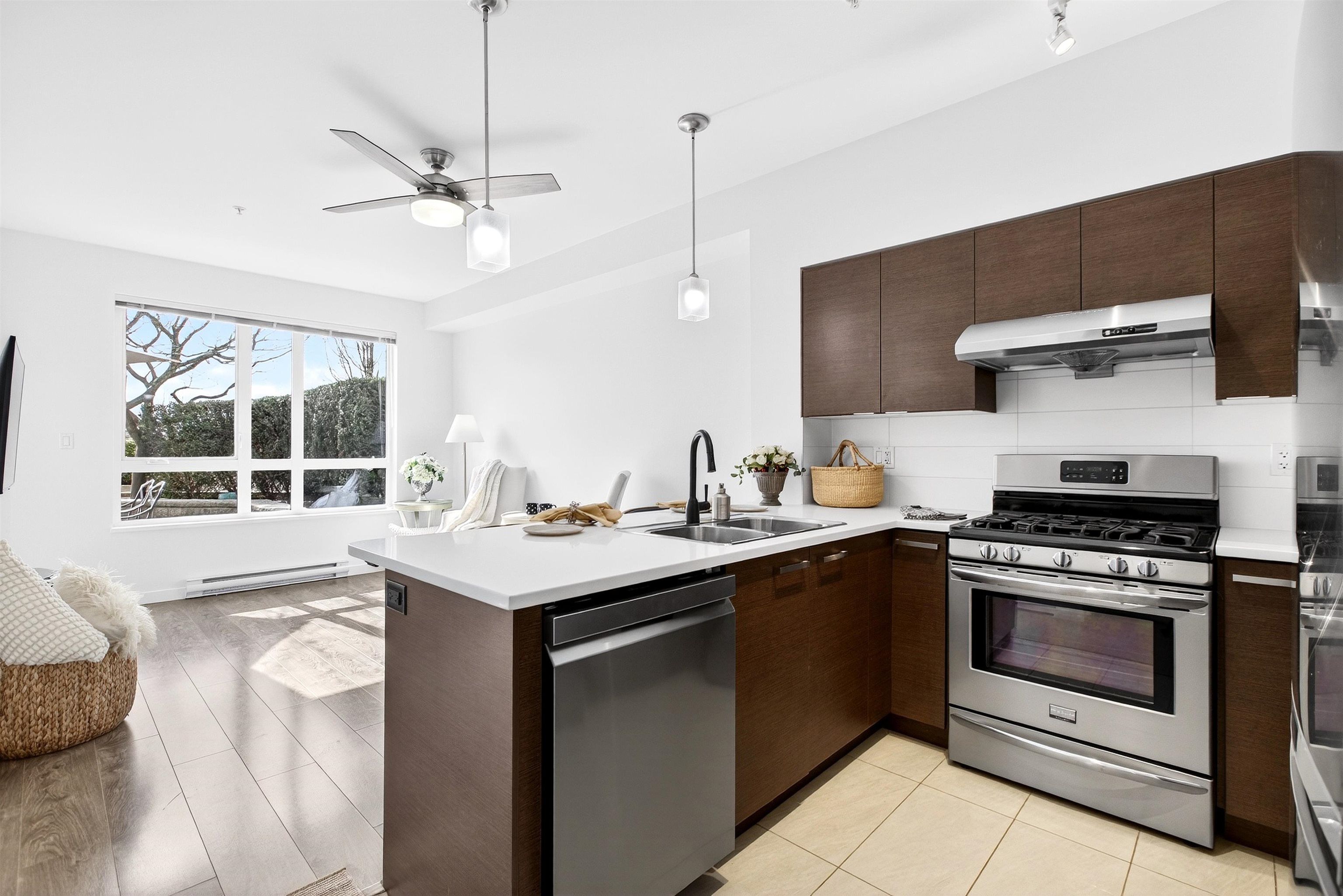 Apartment for sale in Richmond, Richmond, 222 10880 No. 5 Road, 263119690 | Realtylink.org