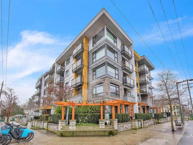 Apartment for sale in North Vancouver, North Vancouver, 209 1519 Crown Street, 263119733 | Realtylink.org
