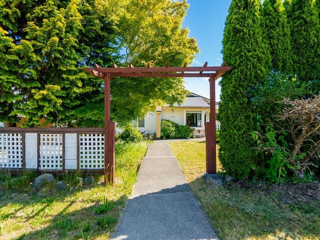 1/2 Duplex for sale in Burnaby, Burnaby South, 6094 Walker Avenue, 263119843 | Realtylink.org