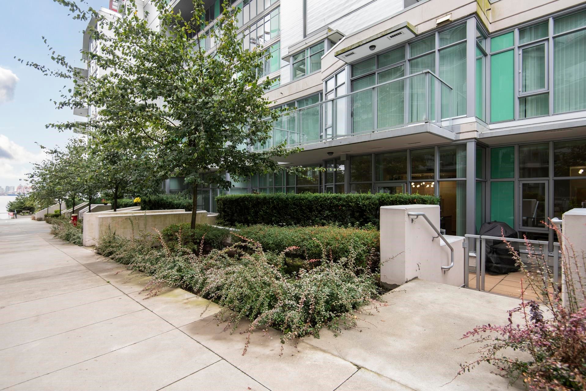 Apartment for sale in North Vancouver, North Vancouver, 112 185 Victory Ship Way, 263119913 | Realtylink.org