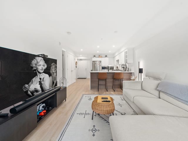 Apartment for sale in Vancouver, North Vancouver, 402 1519 Crown Street, 263119953 | Realtylink.org