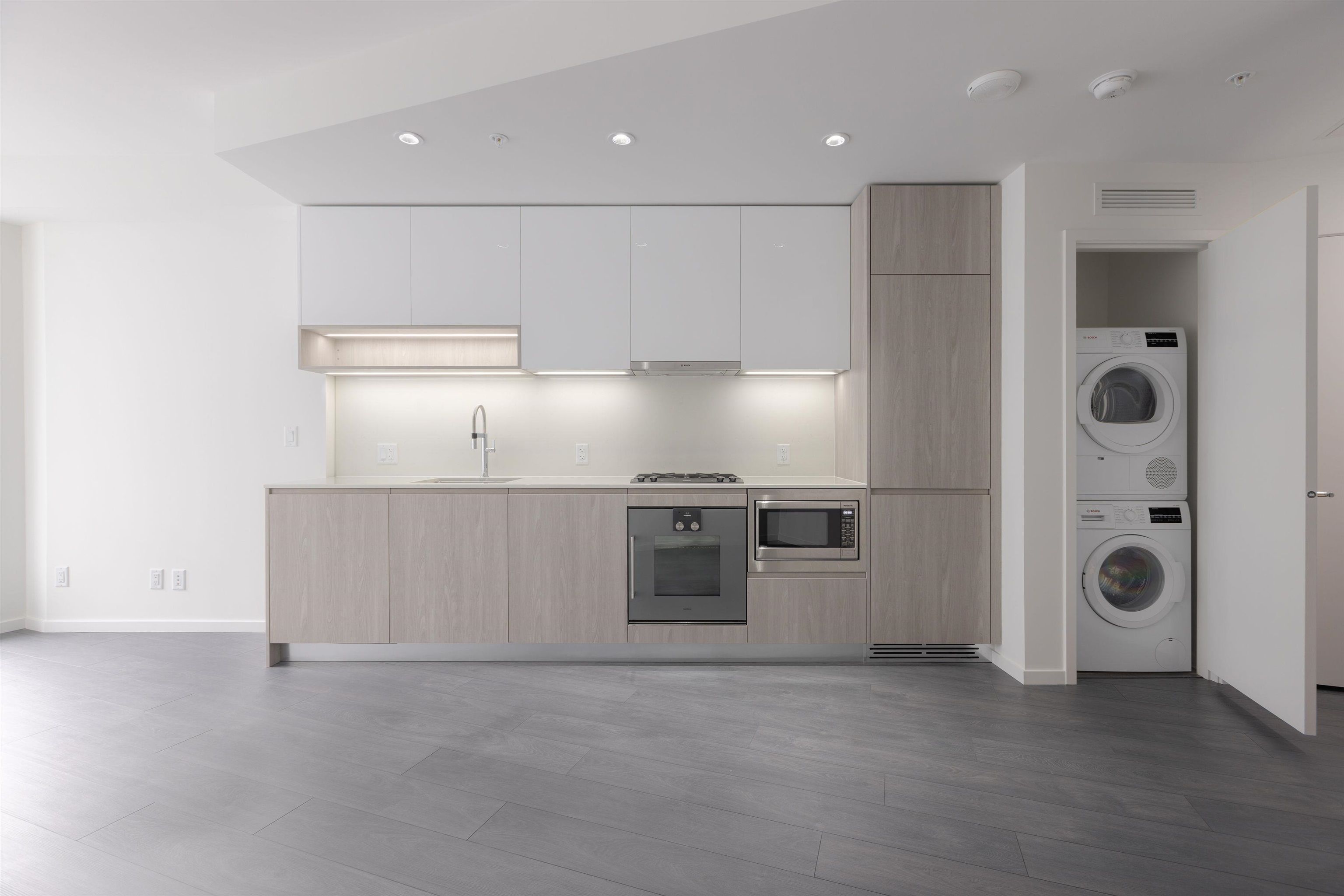 Apartment for sale in Richmond, Richmond, 850 6500 Minoru Boulevard, 263119986 | Realtylink.org