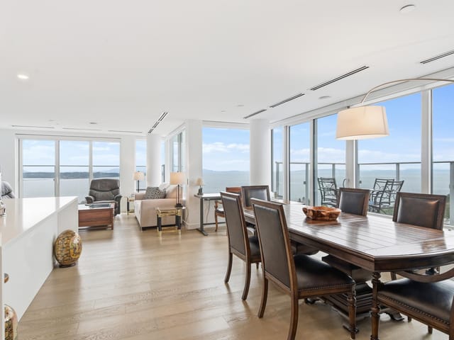 Apartment for sale in White Rock, South Surrey White Rock, 1404 1441 Johnston Road, 263120264 | Realtylink.org