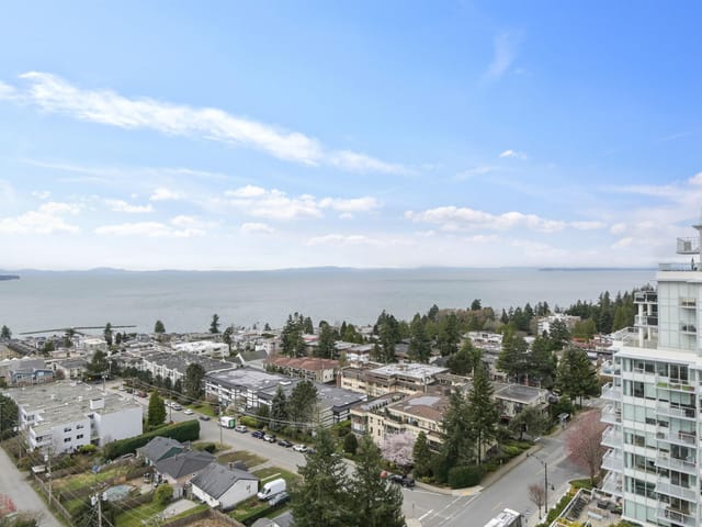 Apartment for sale in White Rock, South Surrey White Rock, 1404 1441 Johnston Road, 263120264 | Realtylink.org