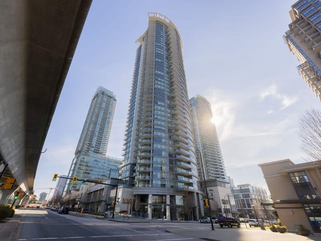 Apartment for sale in Burnaby, Burnaby North, 3204 2008 Rosser Avenue, 263120289 | Realtylink.org