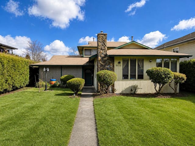 House for sale in Surrey, Surrey, 8468 144th Street, 263120348 | Realtylink.org