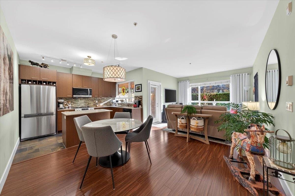 Apartment for sale in Port Coquitlam, Port Coquitlam, 102 2473 Atkins Avenue, 263120371 | Realtylink.org