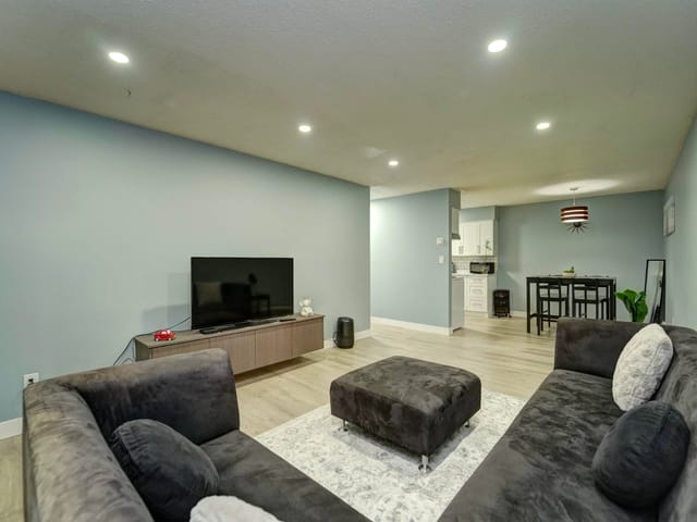 Apartment for sale in Abbotsford, Abbotsford, 202 33450 George Ferguson Way, 263120416 | Realtylink.org