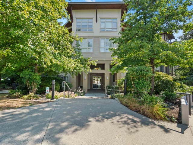 Apartment for sale in Surrey, South Surrey White Rock, 421 15918 26 Avenue, 263120491 | Realtylink.org