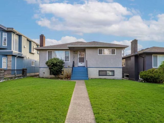 House for sale in Vancouver, Vancouver East, 2630 E 1st Avenue, 263120536 | Realtylink.org